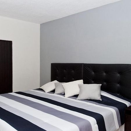 Econosuites Monterrey Exteriér fotografie