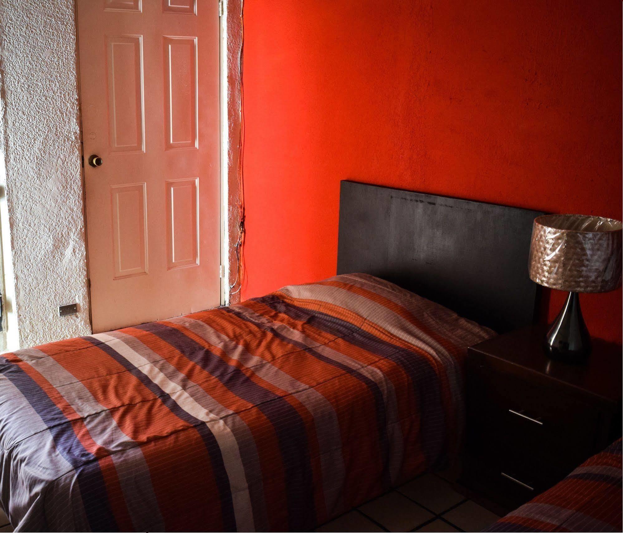 Econosuites Monterrey Exteriér fotografie