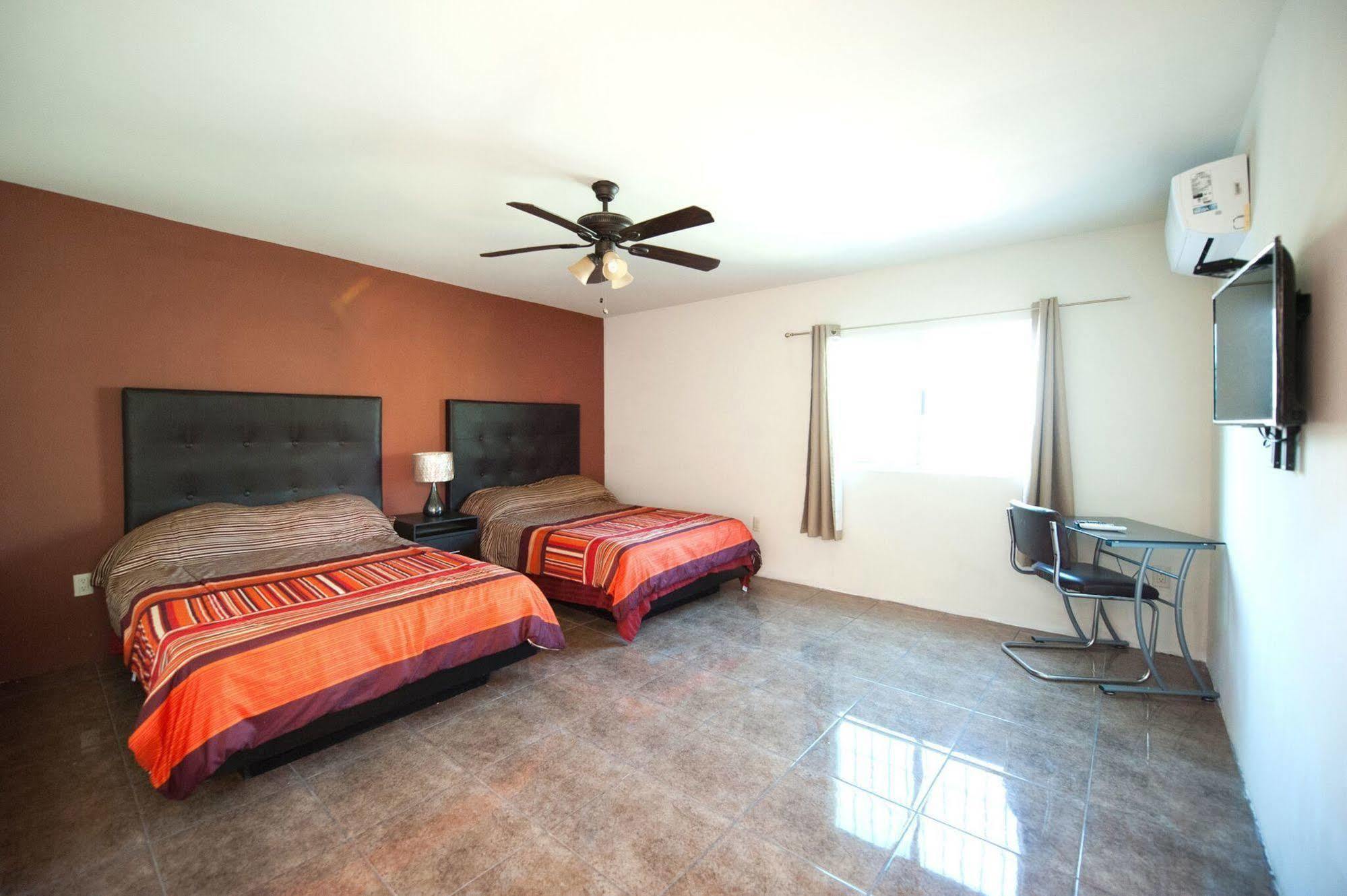 Econosuites Monterrey Exteriér fotografie